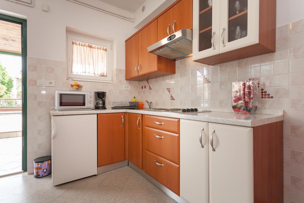 Apartment Darko Ровин Екстериор снимка